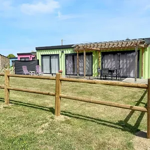 Maison D'une Avec Terrasse Amenagee Et Wifi A France